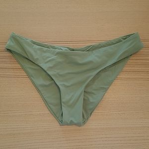NWOT BECCA bikini bottoms Size M